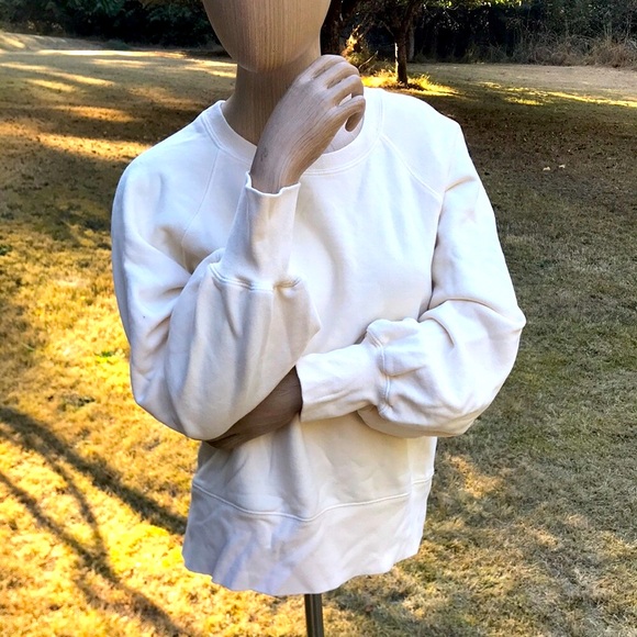 🆕J. Crew X Rivet & Thread Puff Sleeve Cream Off White Sweatshirt - Picture 2 of 11